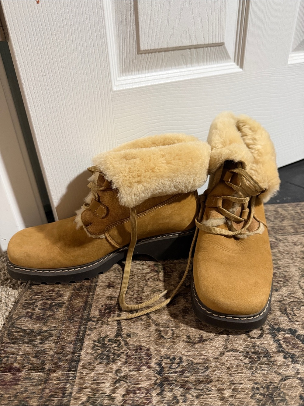 La CANADIENNE Tan Suede Shearling Cuff Lace-Up Winter Boots